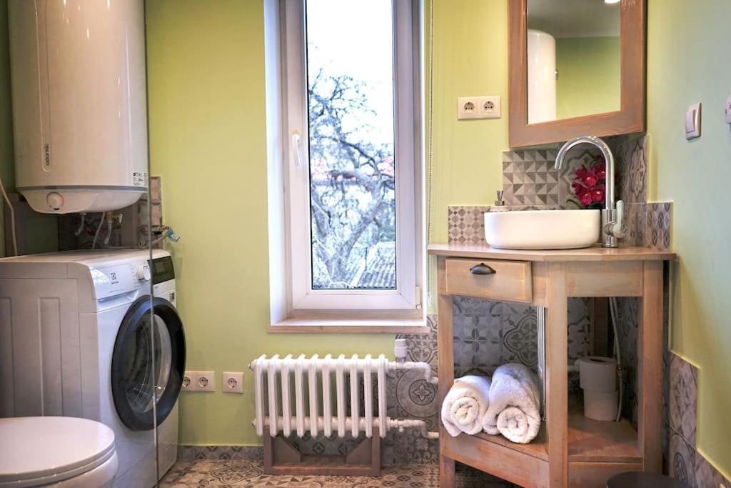 Prime 2Br/Ba Apt Next To Main Station & Olympic Center Liepāja Esterno foto