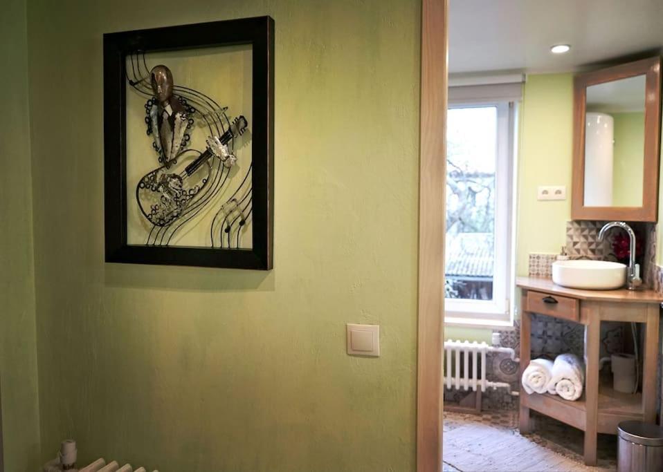 Prime 2Br/Ba Apt Next To Main Station & Olympic Center Liepāja Esterno foto